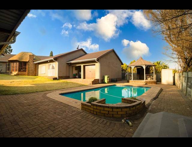 4 BEDROOM HOUSE FOR SALE IN MAYBERRY PARK